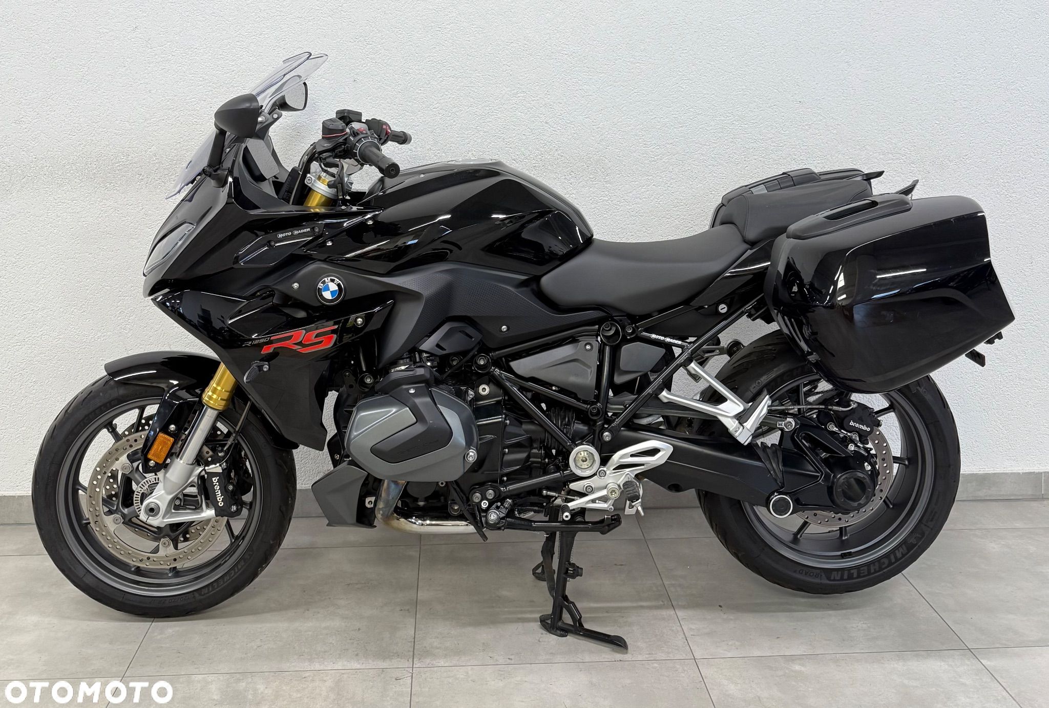 BMW R - 1