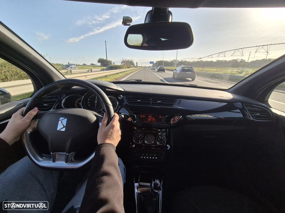 Citroën DS3 Cabrio 1.2 VTi So Chic - 2