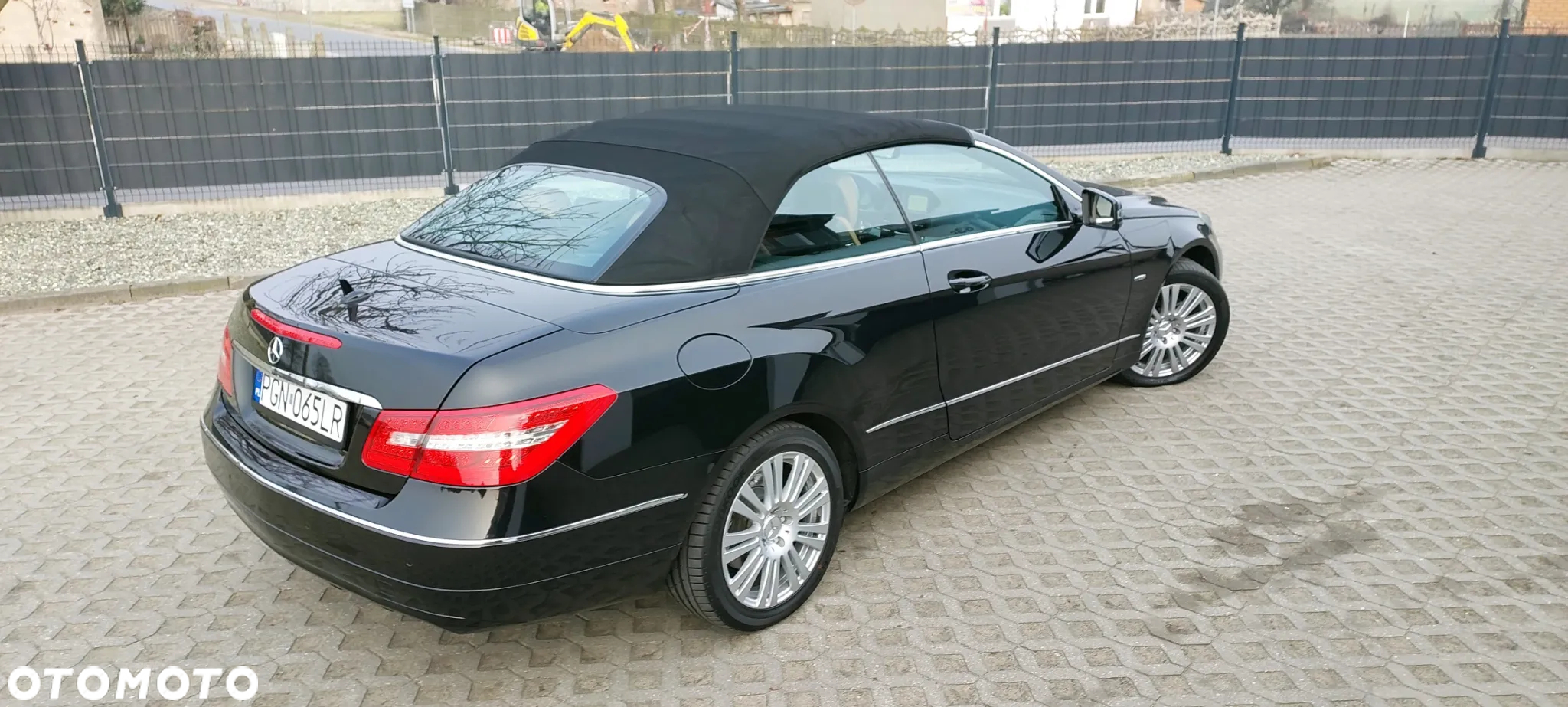 Mercedes-Benz Klasa E 200 CGI Cabrio BlueEFFICIENCY Automatik Avantgarde - 41