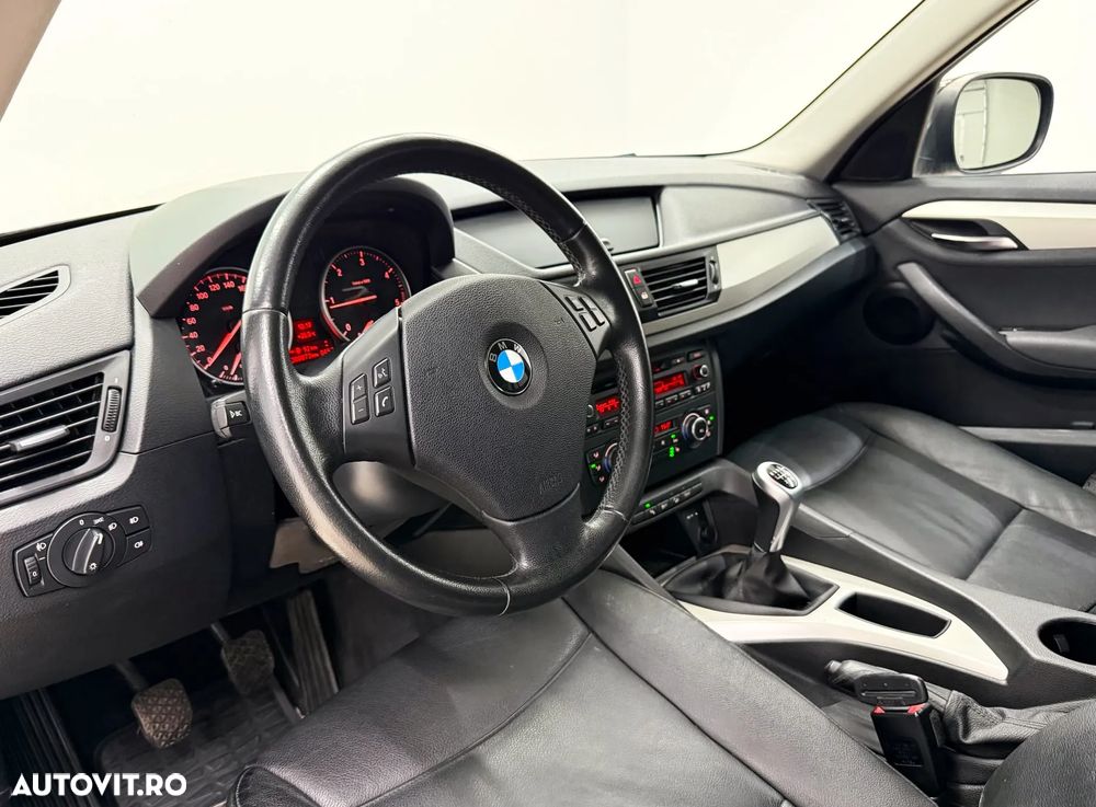 BMW X1 xDrive18d Sport Line - 16