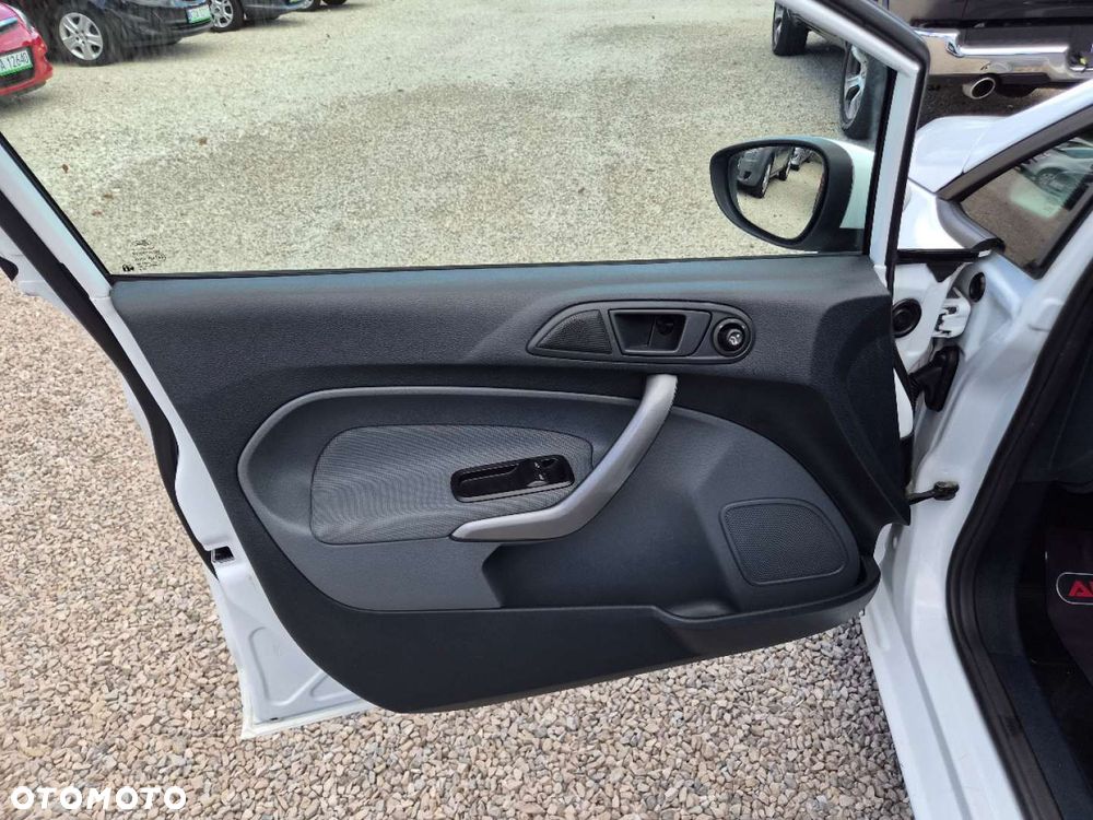 Ford Fiesta - 15
