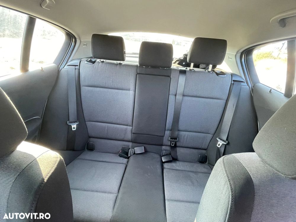 BMW Seria 1 120i - 9