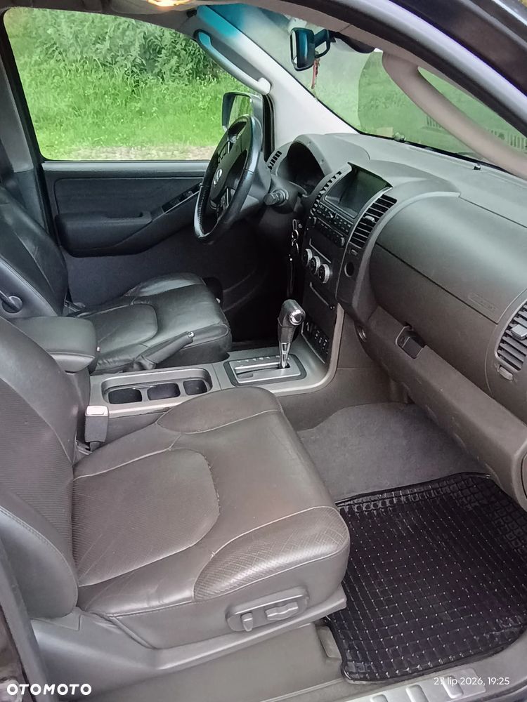 Nissan Navara 2.5 D LE - 10