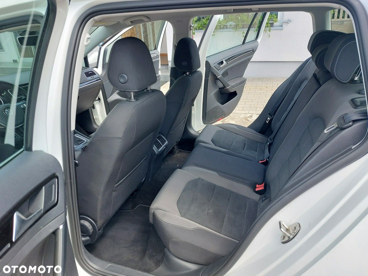 Volkswagen Golf - 11