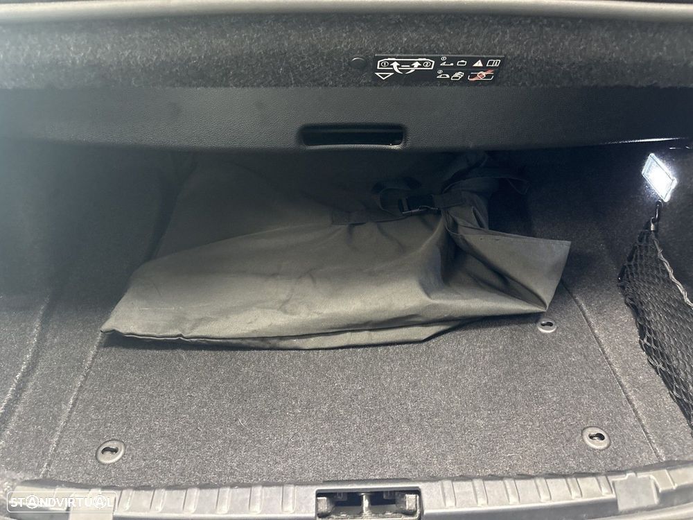 BMW 120 d Limited Edition Lifestyle c/ M Sport Pack - 19