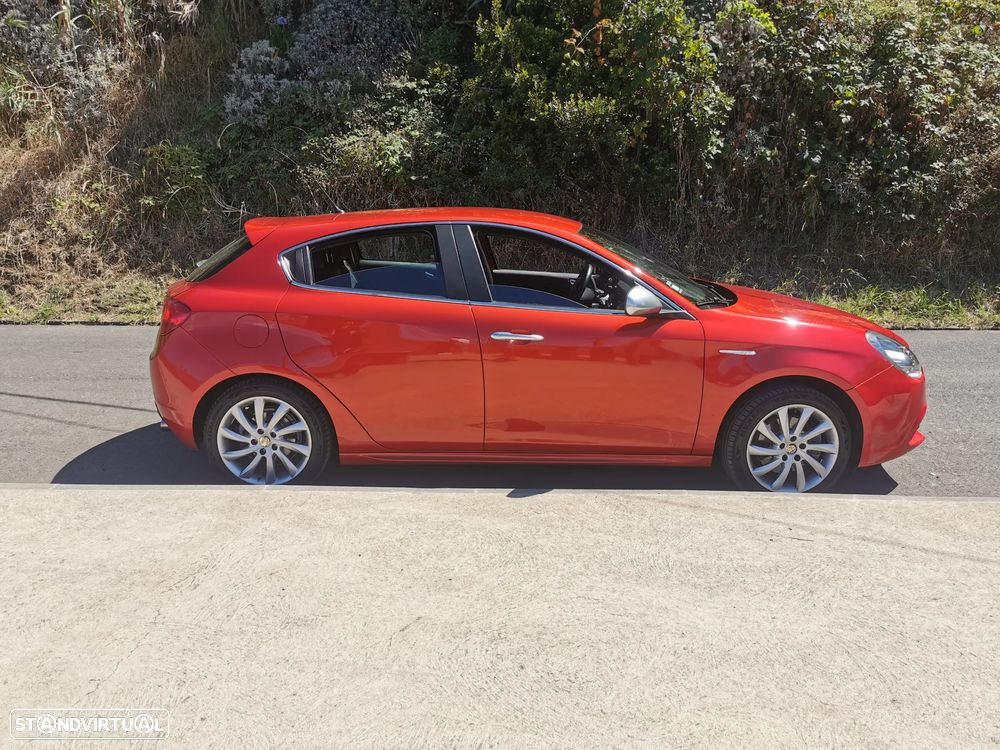 Alfa Romeo Giulietta 2.0 JTDM Distinctive - 6