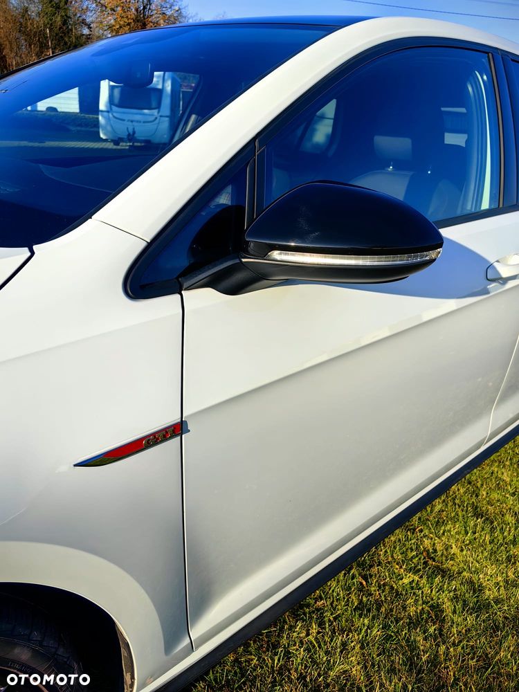 Volkswagen Golf GTI (BlueMotion Technology) DSG Performance - 5