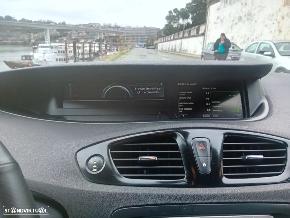 Renault Grand Scénic 1.5 dCi Bose Edition SS - 16