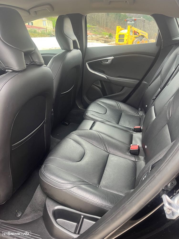 Volvo V40 D2 Momentum - 8