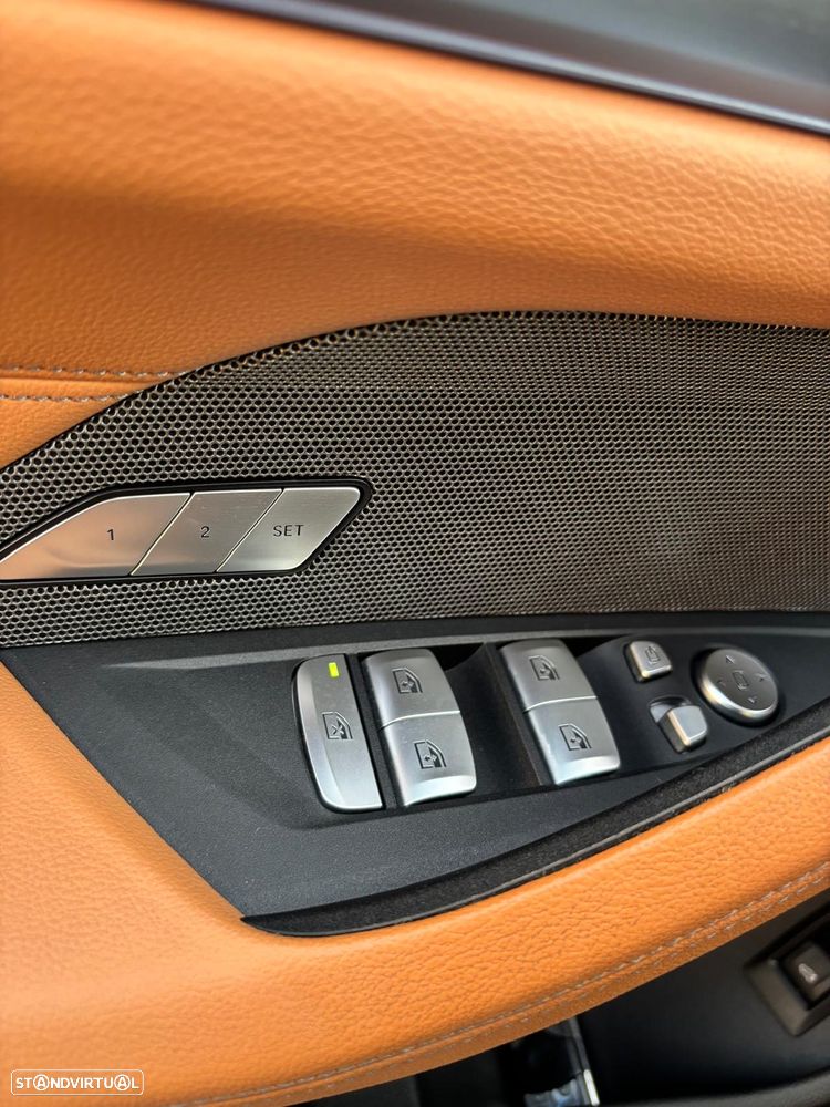 BMW i4 eDrive40 Desportiva M - 11