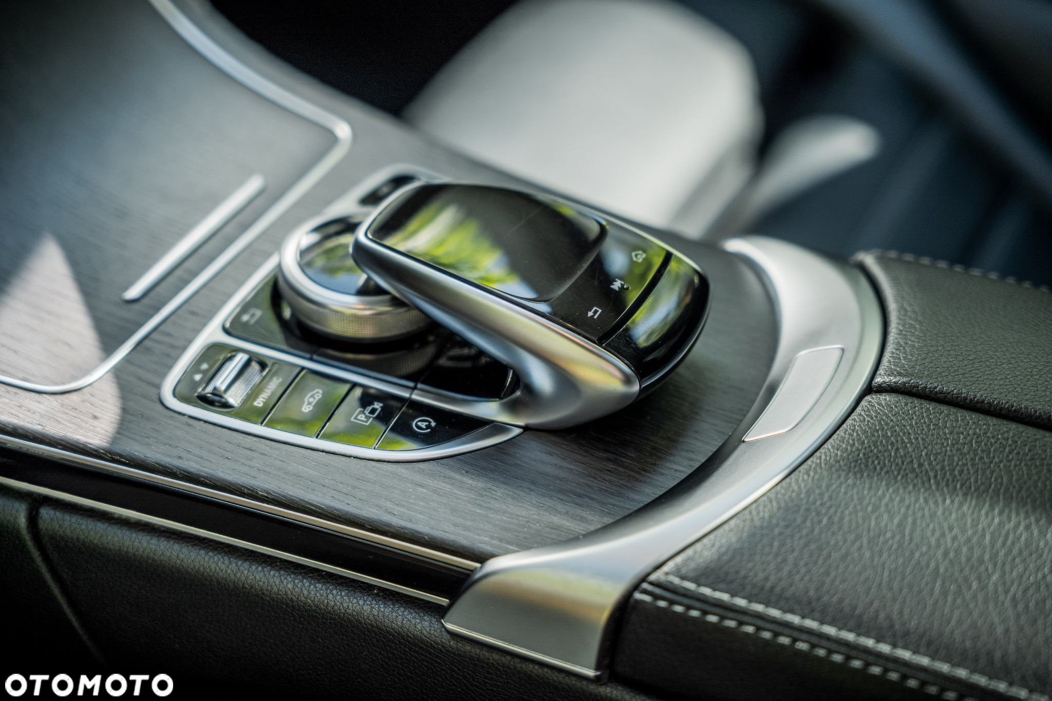Mercedes-Benz Klasa C 300 4MATIC 9G-TRONIC - 11