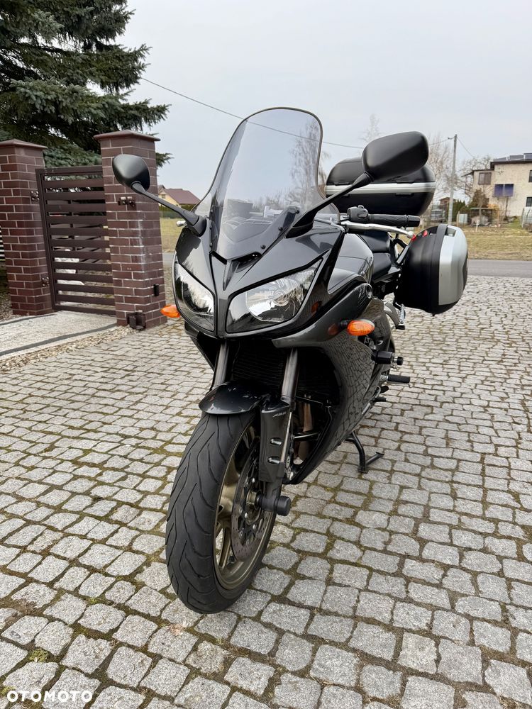 Yamaha FZ - 13