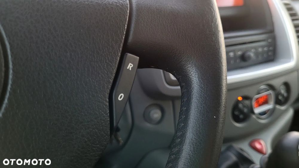 Renault Trafic FAP Grand Passenger Black Edition - 21