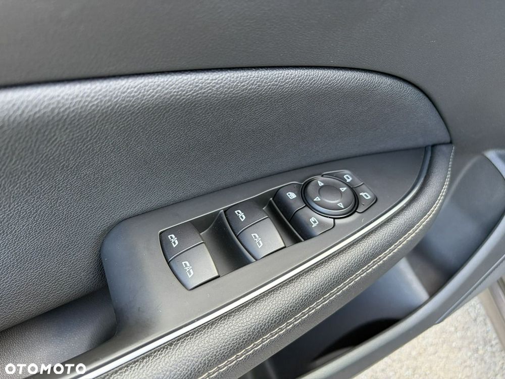 Opel Insignia - 24