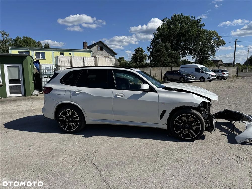 BMW X5 M50i - 9