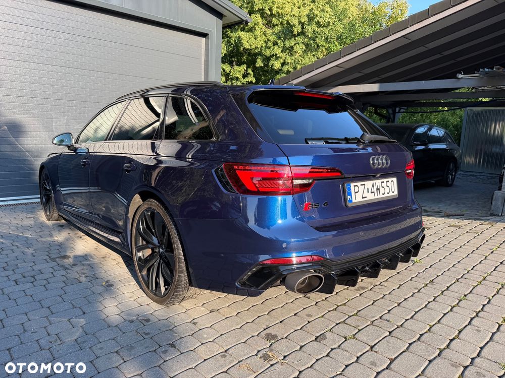 Audi RS4 Avant - 14