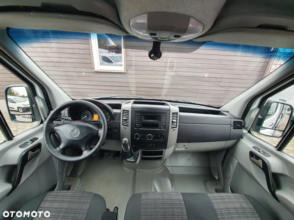 Mercedes-Benz Sprinter - 24