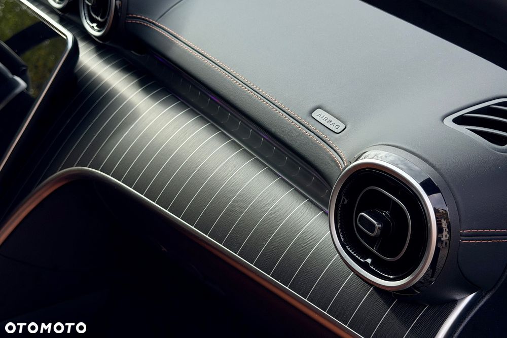 Mercedes-Benz Klasa C ver-200-d-mhev-amg - 29