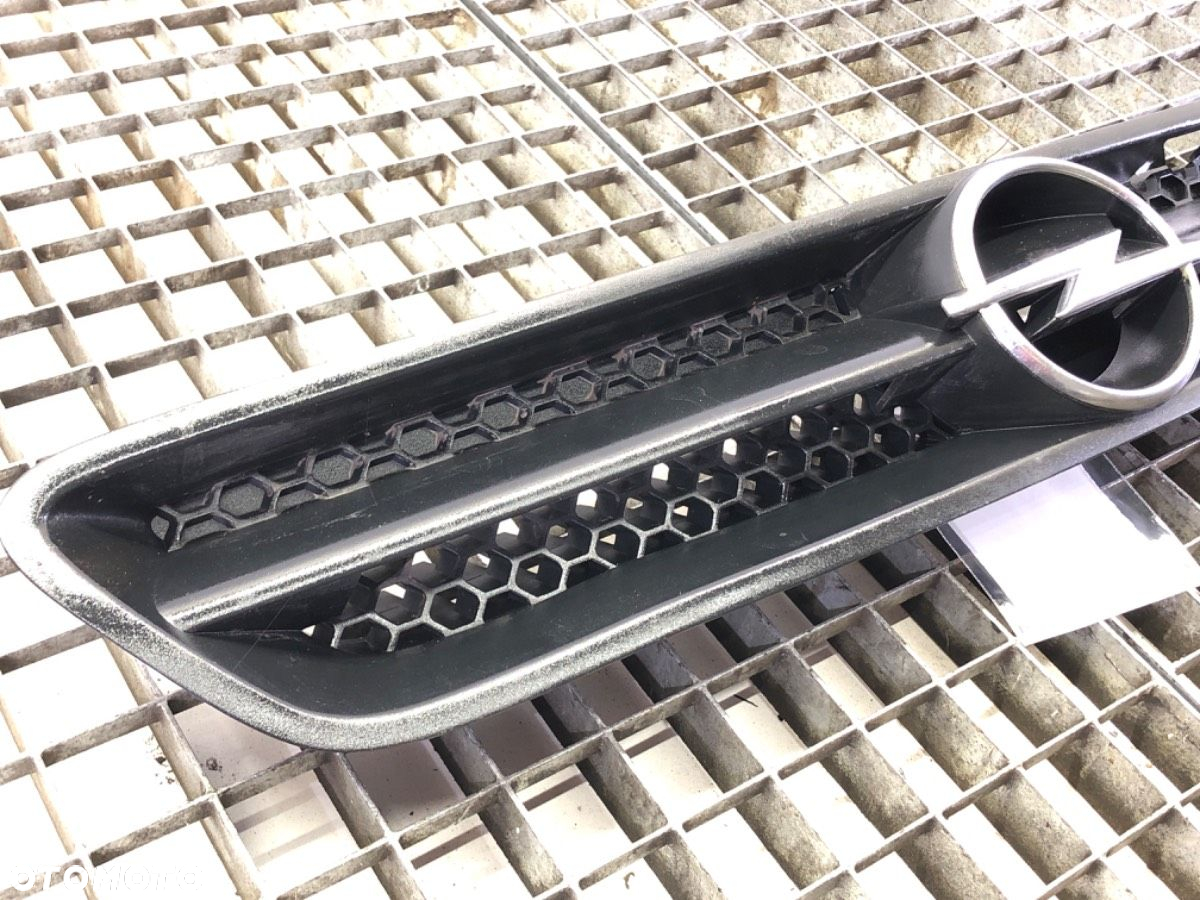 ATRAPA GRILL - 173.00 PLN - OPEL ASTRA G coupe (T98) 2000 - 2005 1.8 16V (F07) 85 kW [116 KM] - 2