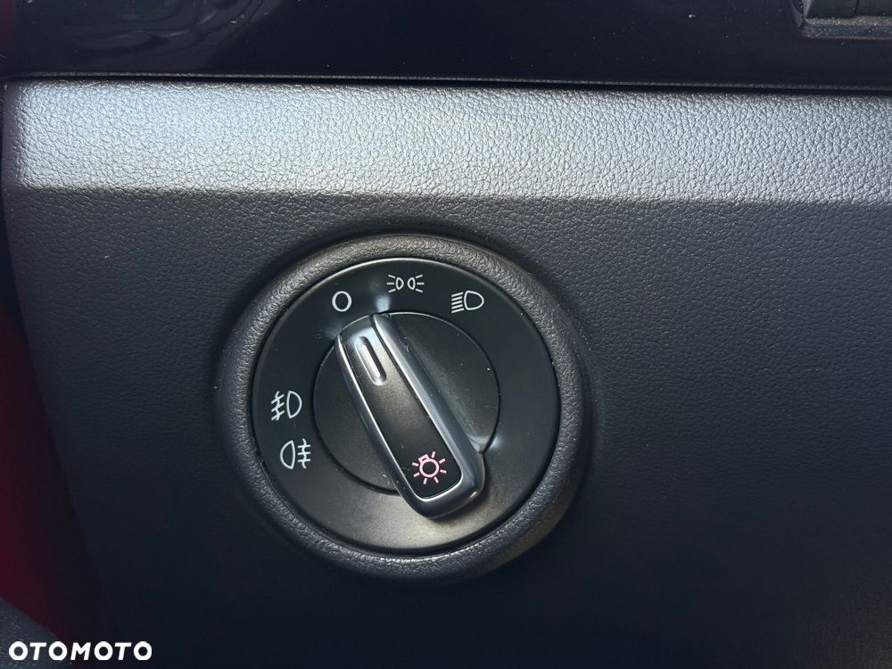 Volkswagen up! ASG colour fortana red - 14