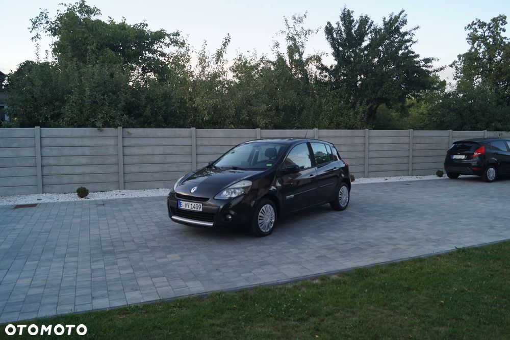 Renault Clio 1.2 16V 75 nightDay - 28