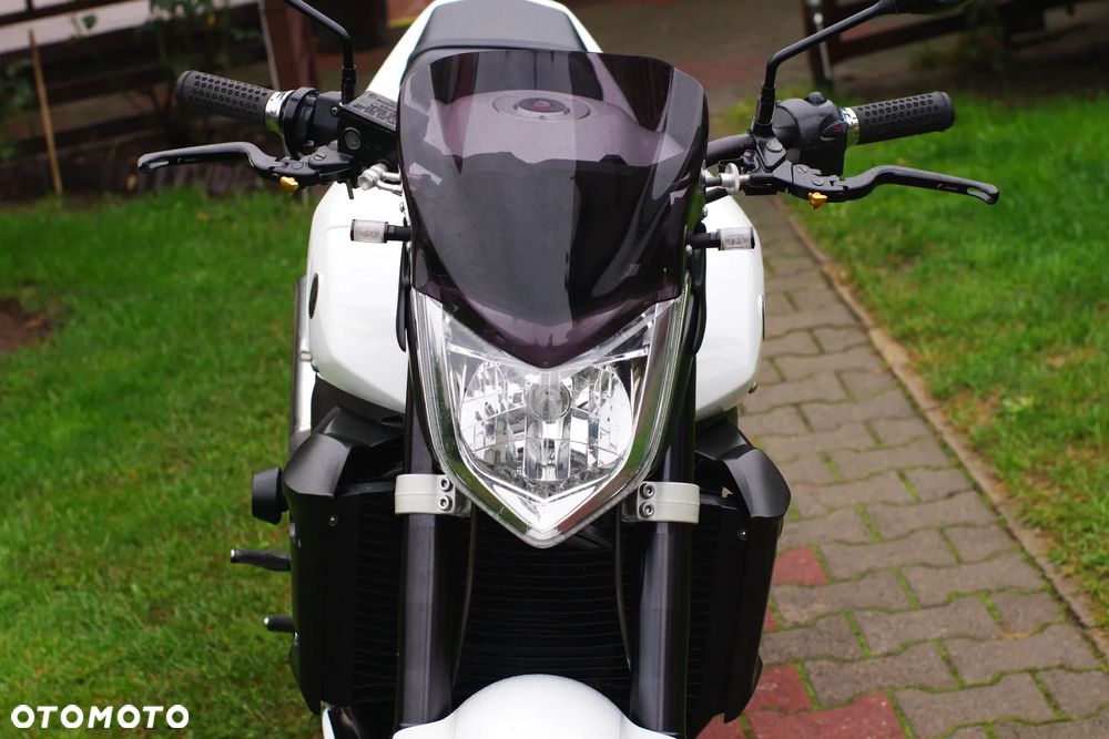 Yamaha FZ - 28