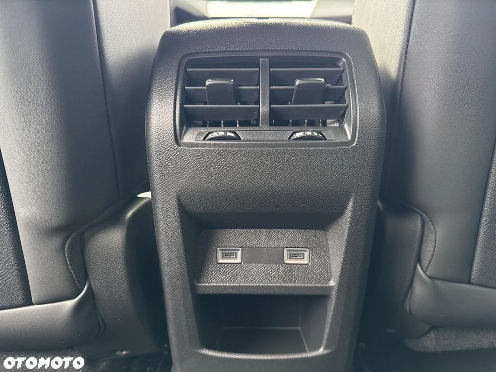 Peugeot 408 - 17