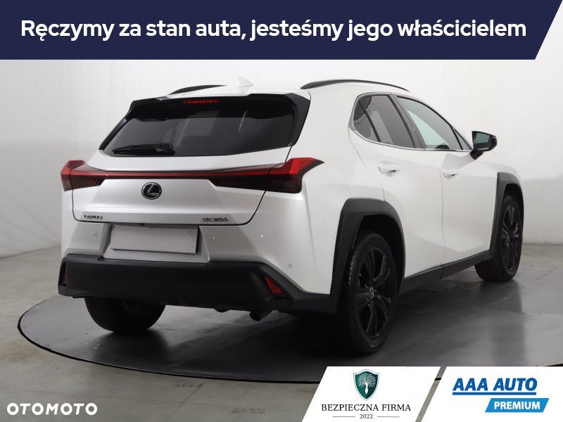 Lexus UX - 7