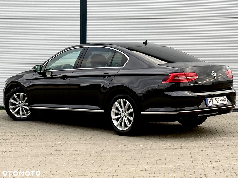 Volkswagen Passat 1.6 TDI SCR DSG - 14