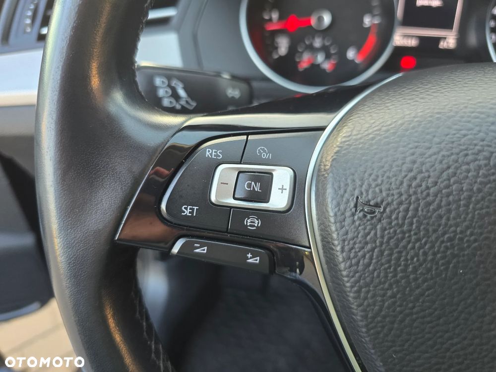 Volkswagen Passat Variant - 28