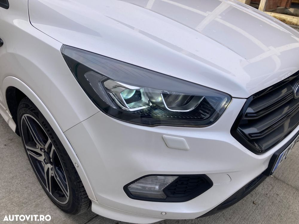 Ford Kuga 2.0 TDCi 4x4 Aut. ST-Line - 38