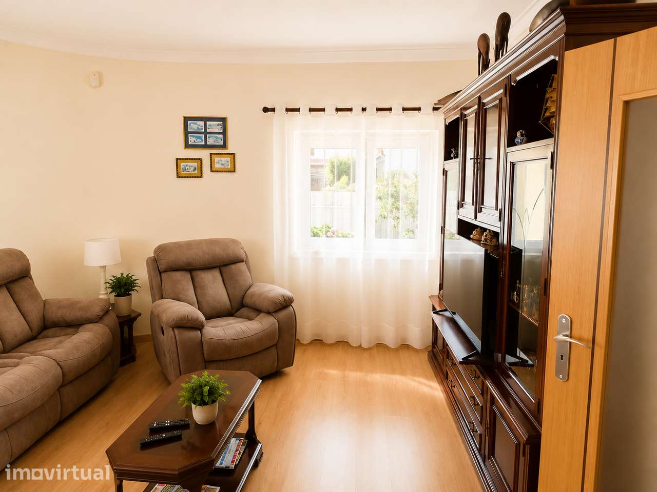 Moradia isolada renovada - Grande imagem: 2/23