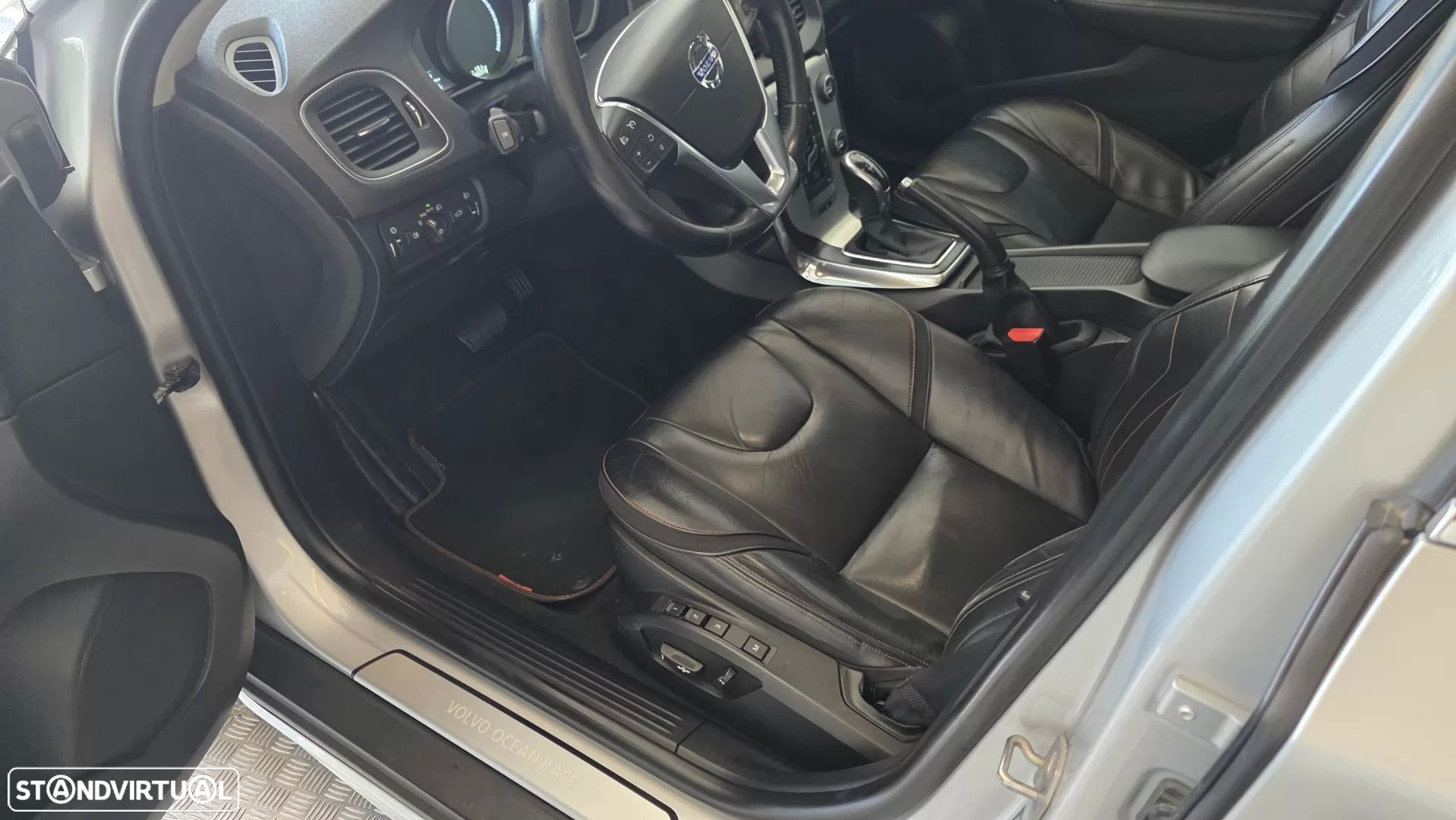 Volvo V40 Cross Country 2.0 D2 VOR Geartronic - 33