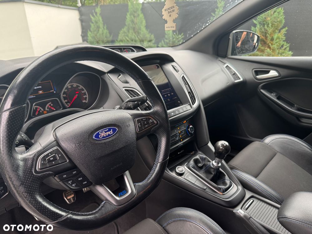 Ford Focus ST - 13