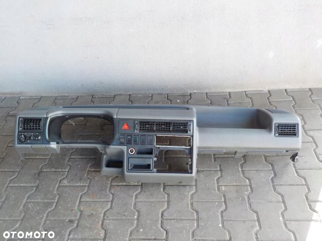 VW T4 99-03 R DESKA KOKPIT KONSOLA - 1