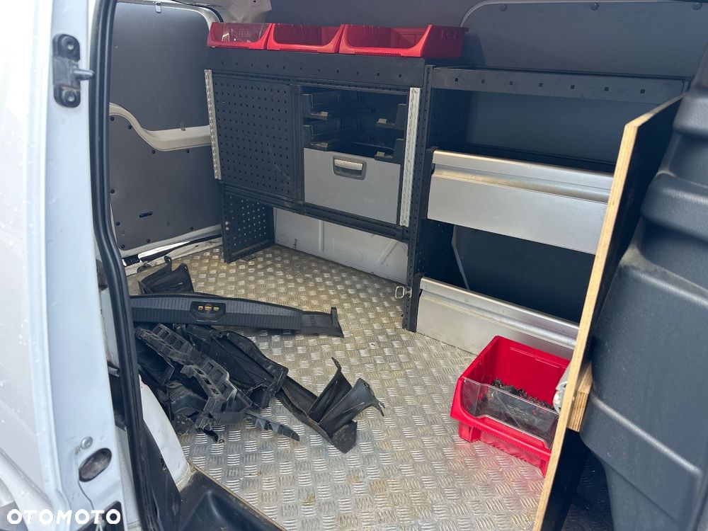Volkswagen Caddy - 15