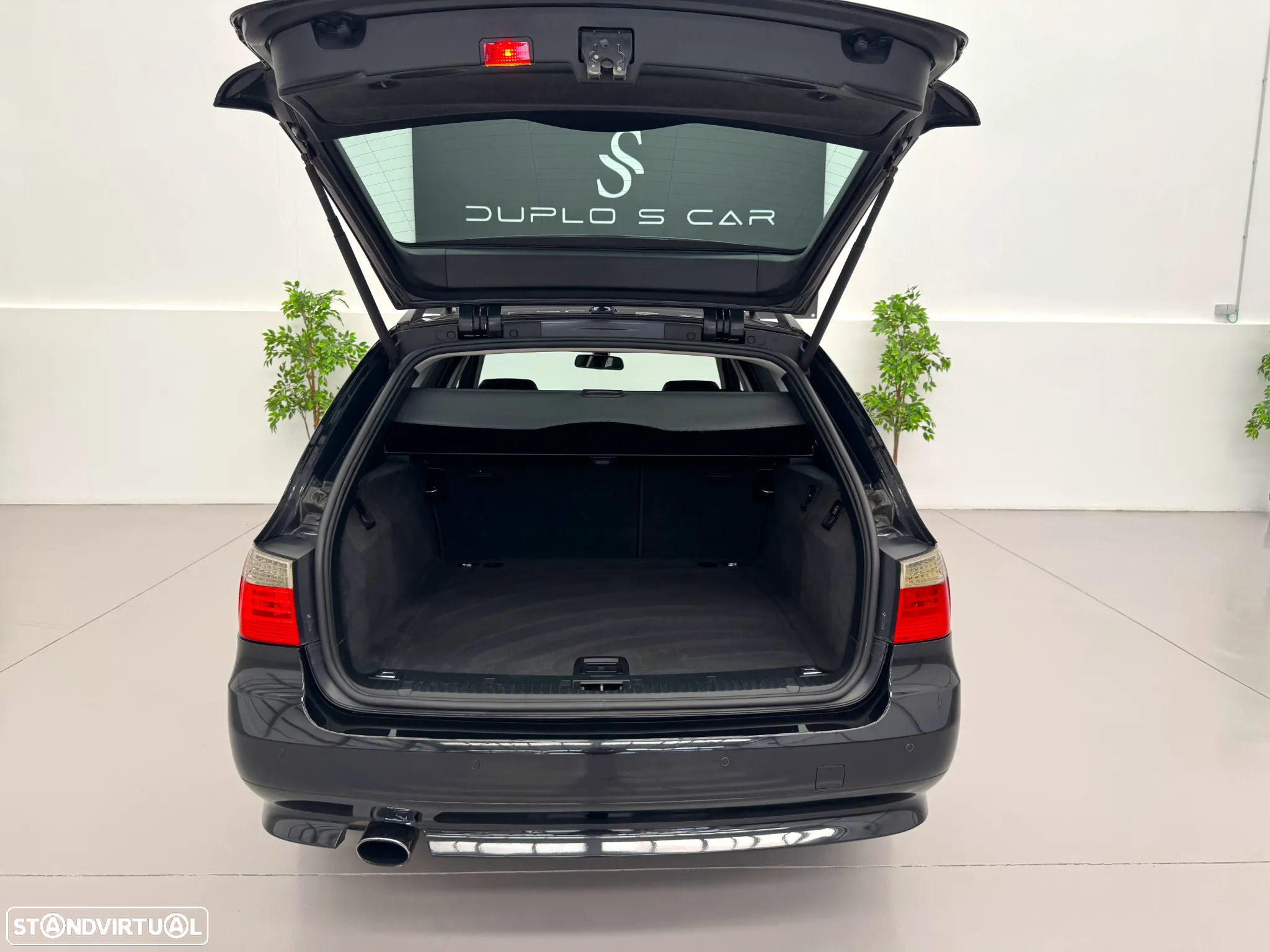 BMW 520 d Touring Executive - 13