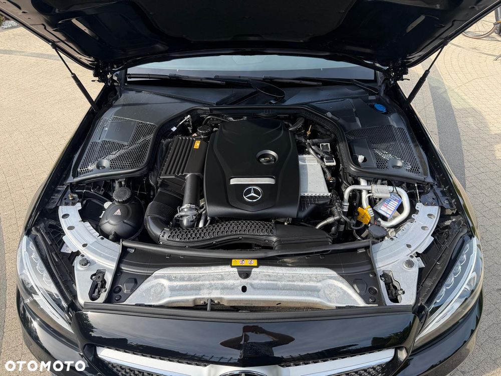 Mercedes-Benz Klasa C 200 9G-TRONIC AMG Line - 25