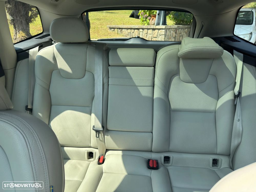 Volvo XC 60 2.0 T8 PHEV Inscription AWD - 18