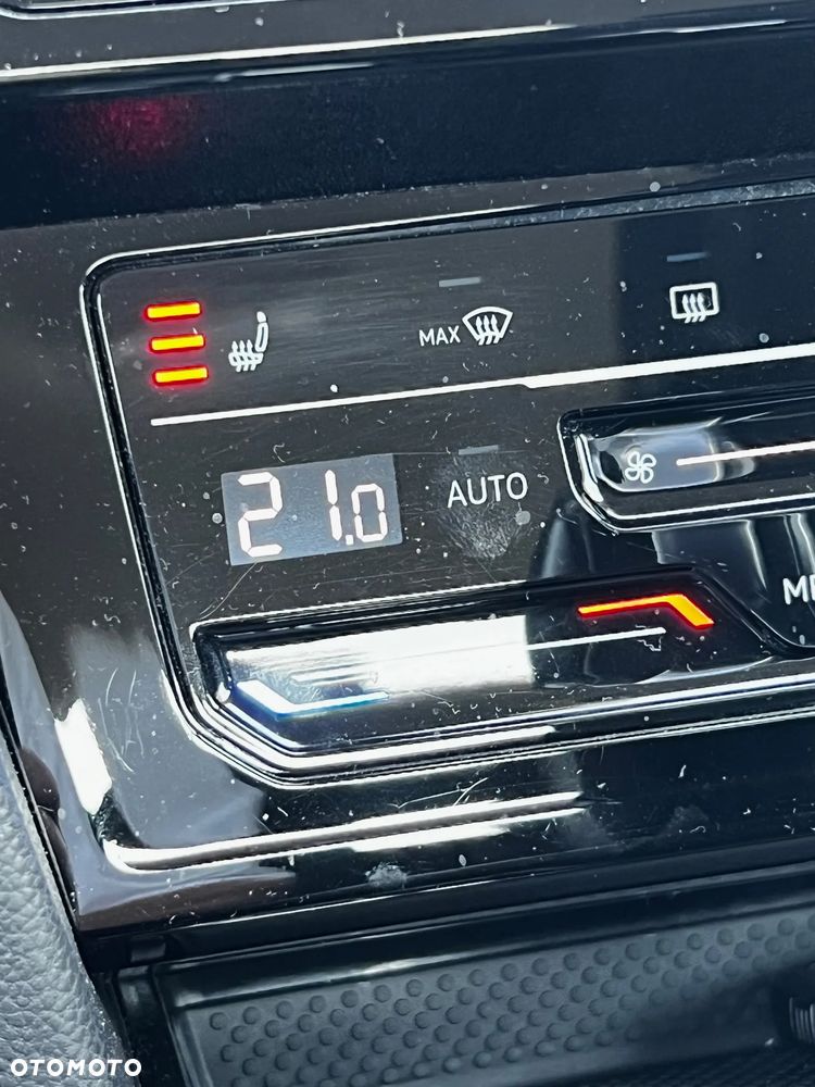 Volkswagen Passat - 17