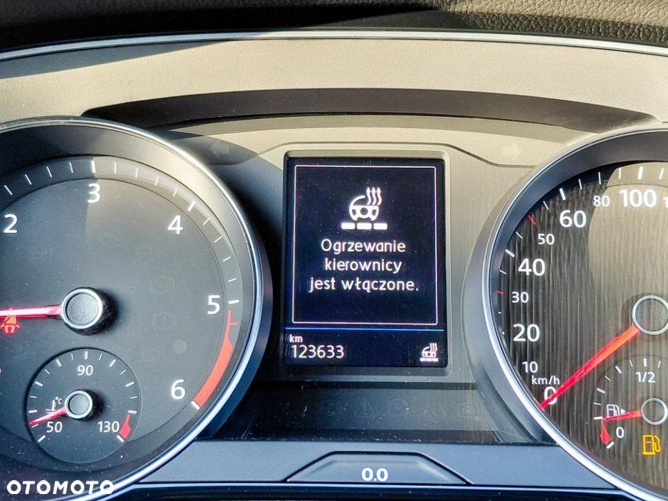 Volkswagen Passat - 33