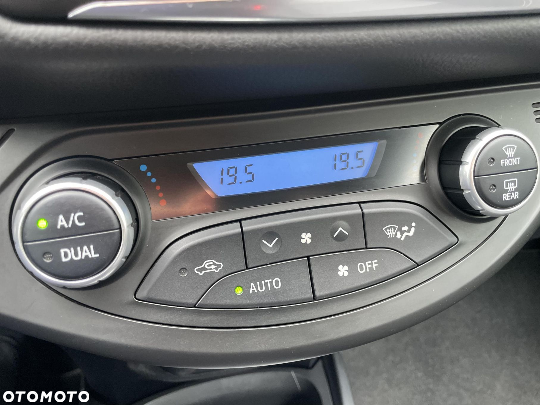 Toyota Yaris - 23