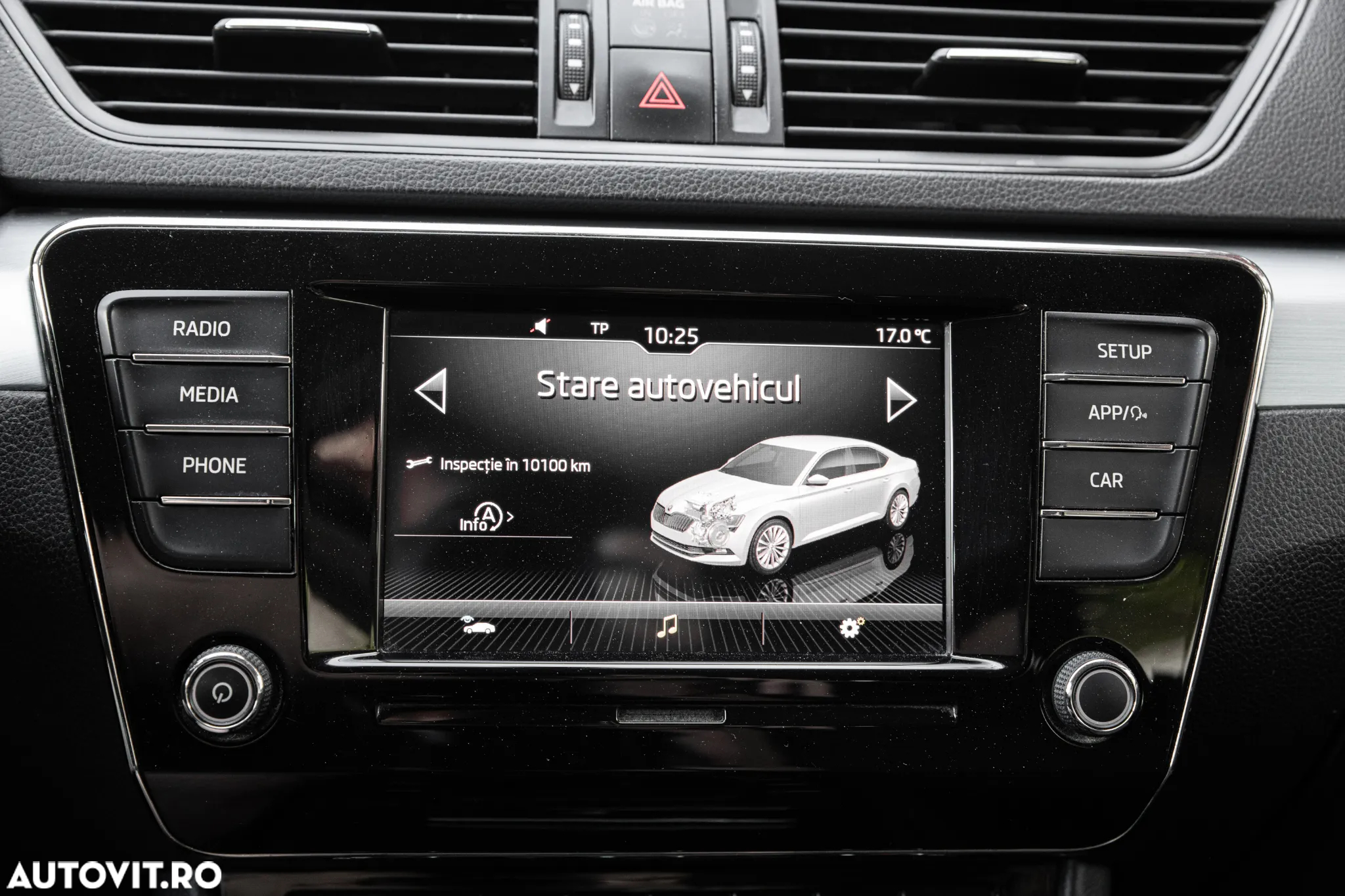 Skoda Superb 2.0 TDI Active - 28