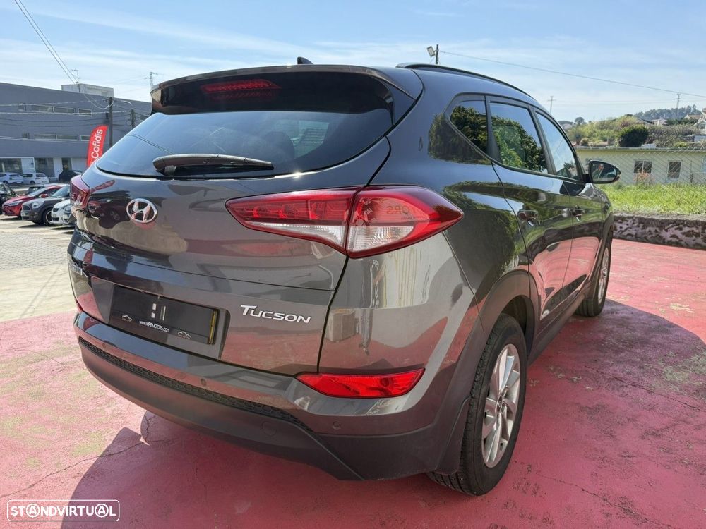 Hyundai Tucson 1.7 CRDi Executive - 6