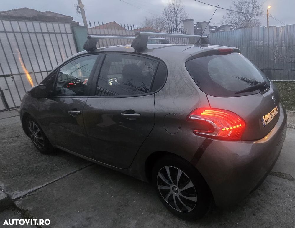 Peugeot 208 - 15