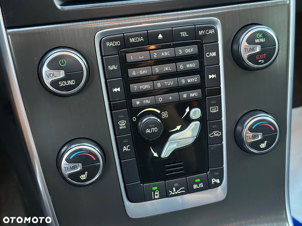 Volvo V60 T6 AWD Geartronic Momentum - 25