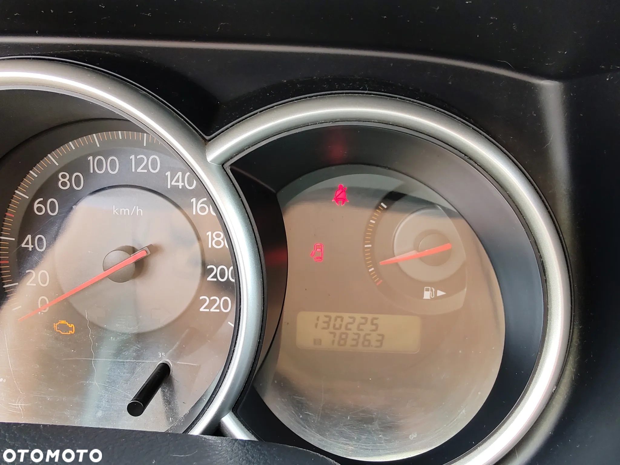 Nissan Tiida 1.6 Visia - 31