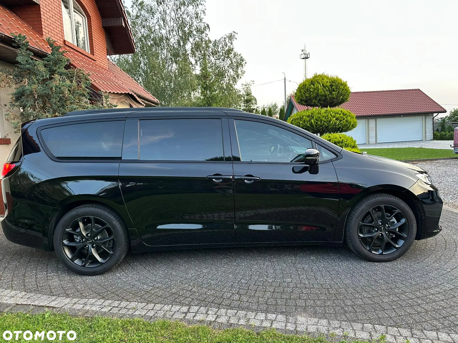 Chrysler Pacifica - 4