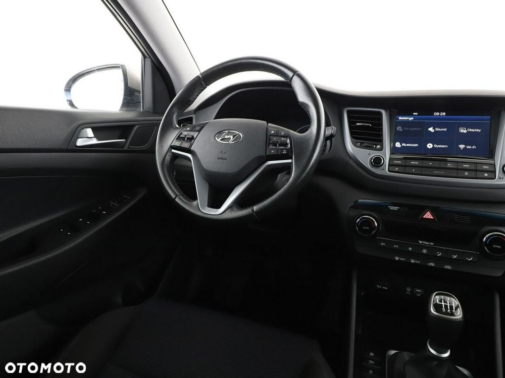 Hyundai Tucson 1.7 CRDI BlueDrive Style 2WD - 17