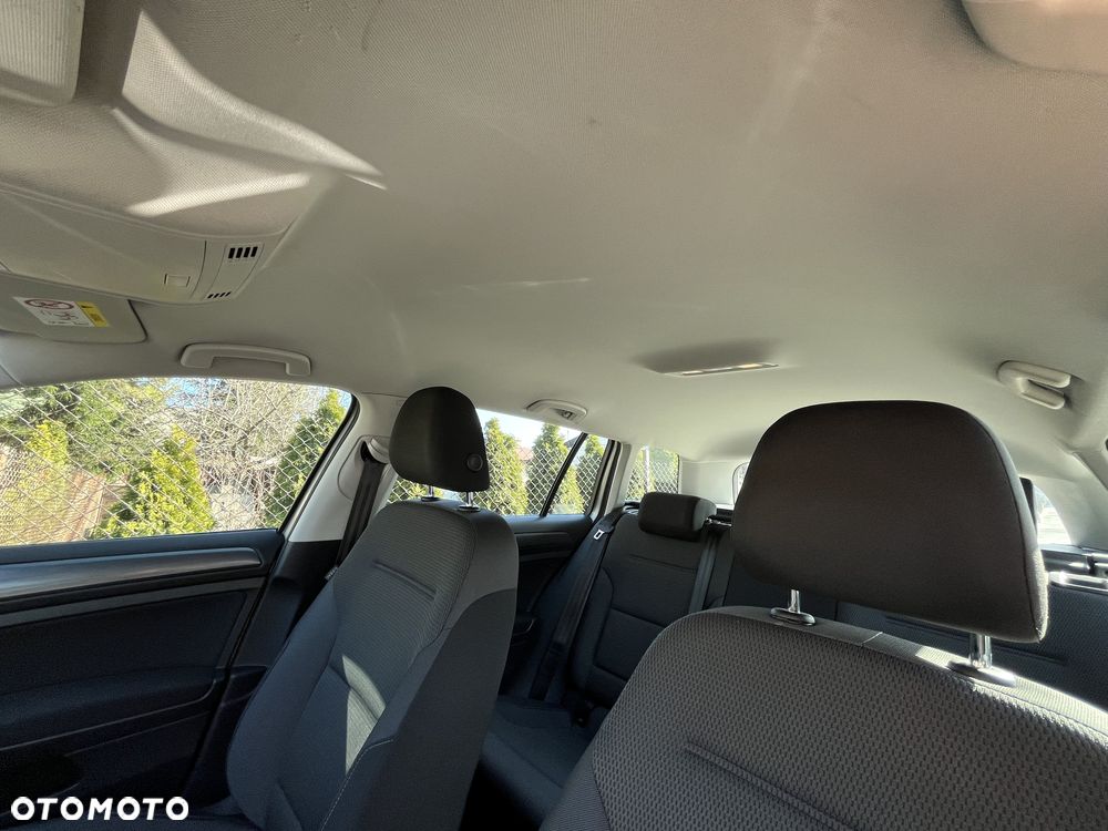 Volkswagen Golf - 9